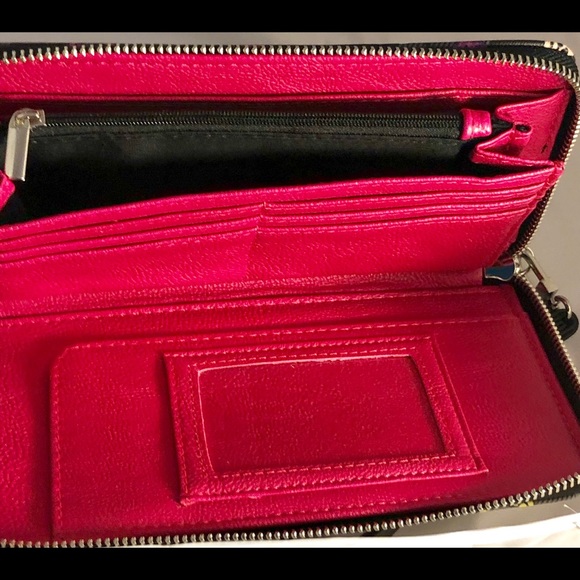 ❌SOLD🆕BETSEY JOHNSON BLACK CHIHUAHUAS DOGS WALLET - Picture 2 of 2